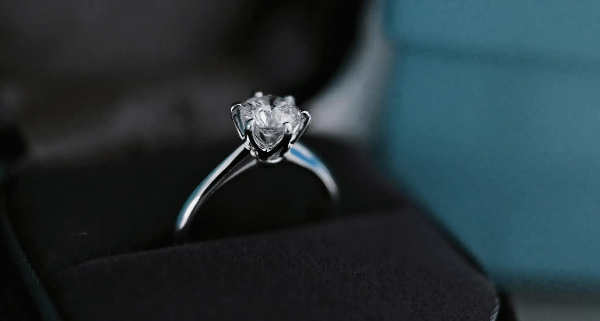 Minimalist Jewelry Trends to Love
